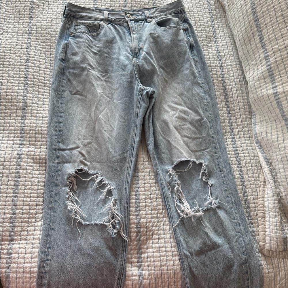 American Eagle Outfitters Light Blue Distressed Boyfriend Jeans